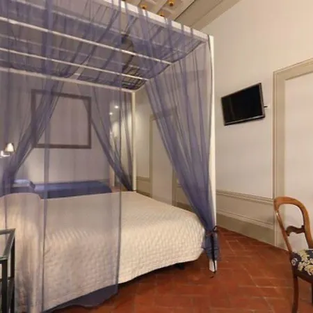 Uffizi Harmony فندق مبيت وإفطار 3*