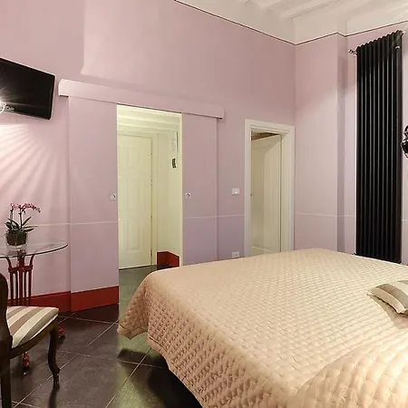 Uffizi Harmony فندق مبيت وإفطار 3*